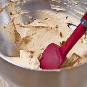 Рецепт Крема из вареной сгущенки и масла