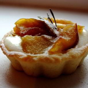 Рецепт Кростатине с кремом, яблоками и розмарином