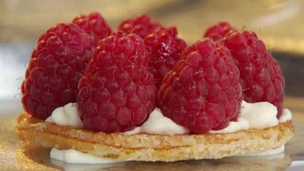 Рецепт мильфея с ягодами и кремом шантильи