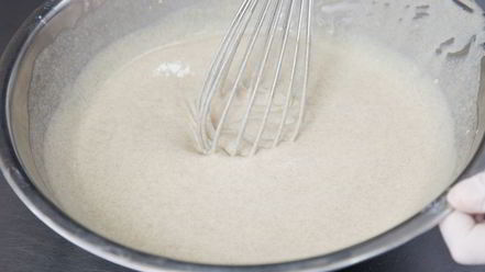 Рецепт ржаных блинных рулетиков с красной рыбой и сливочно-сырным кремом