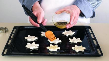 Рецепт слоеных корзиночек с клубникой и кремом шантильи