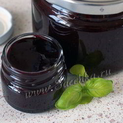 Рецепт Мармелада из черной смородины с базиликом