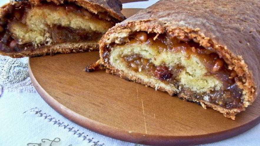 Рецепт рулета с луковым мармеладом