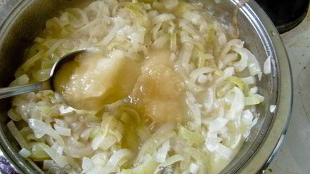 Рецепт рулета с луковым мармеладом