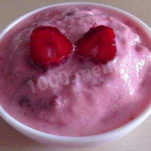 Рецепт Клубничного мороженого на кефире