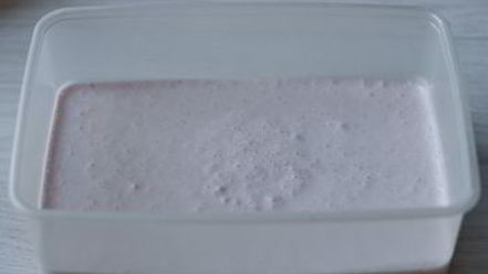 Рецепт клубничного мороженого на сгущенке