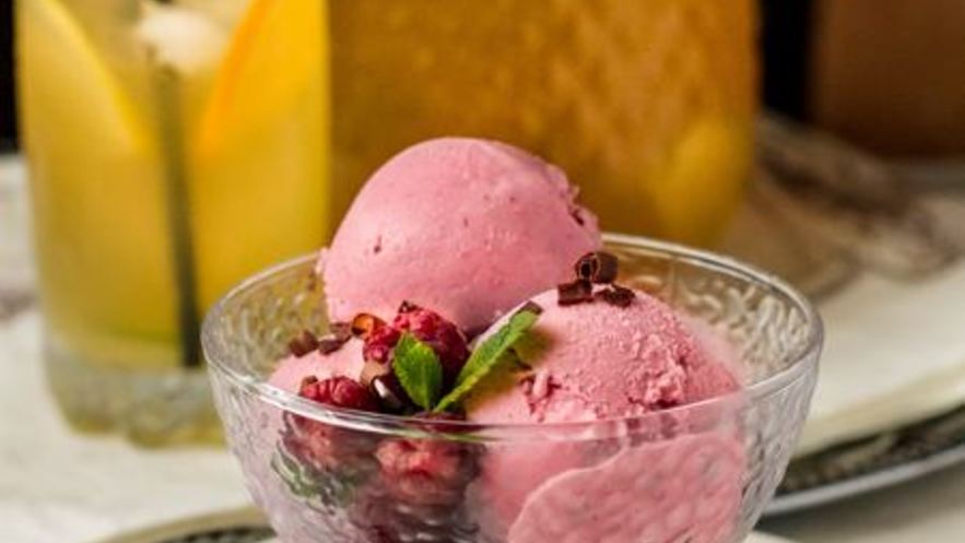 Рецепт малинового мороженого