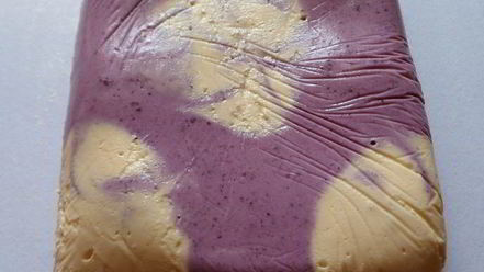 Рецепт мангова-черничного мороженого с конфетами рафаэлло с шоколадными шариками