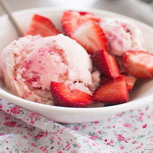 Рецепт Мороженого с клубникой