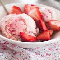 Рецепт Мороженого с клубникой