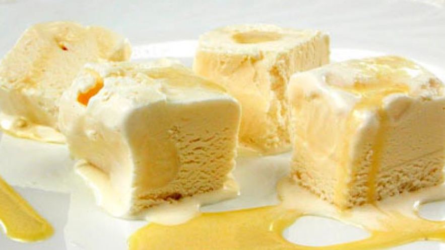 Рецепт мороженого с коньячным соусом