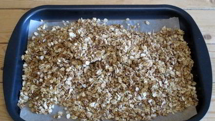 Рецепт мюсли — медового геркулеса к мороженому
