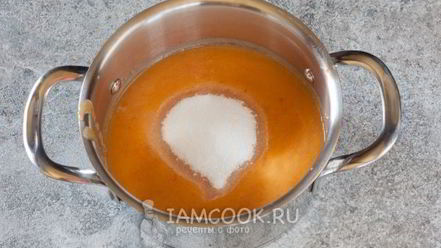 Рецепт персикового мороженого для фризера