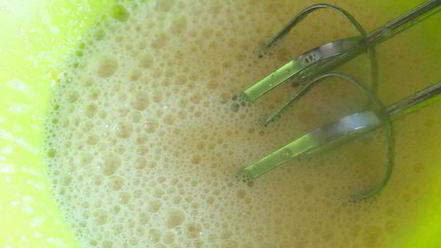 Рецепт сливочного мороженого с белым шоколадом