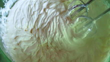 Рецепт сливочного мороженого с белым шоколадом