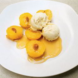 Рецепт Слив в меду и мороженое с медом, нугой и имбирем