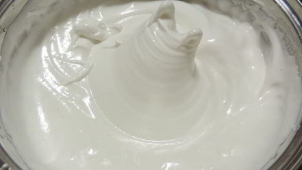 Рецепт клюквенного торта-мусса с миндальным пралине праздничный