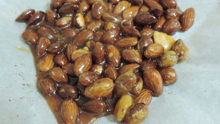 Рецепт клюквенного торта-мусса с миндальным пралине праздничный