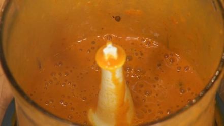 Рецепт крокодилового хвоста с облепихово-можжевеловым муссом