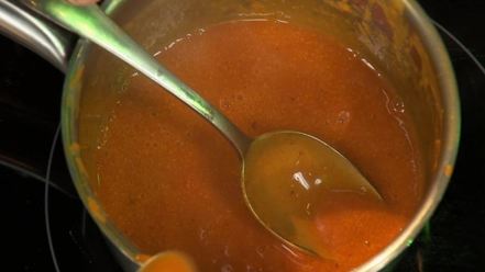 Рецепт крокодилового хвоста с облепихово-можжевеловым муссом