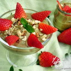 Рецепт Мусса из авокадо и клубники