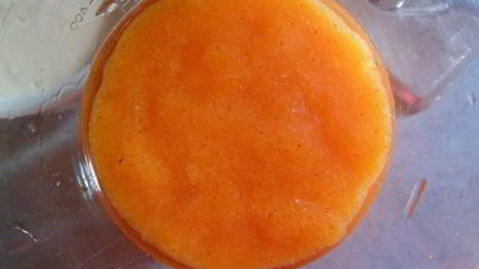 Рецепт мусса-желе из хурмы, черимойи и амареттини под крем-фрешем