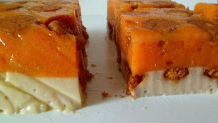 Рецепт мусса-желе из хурмы, черимойи и амареттини под крем-фрешем