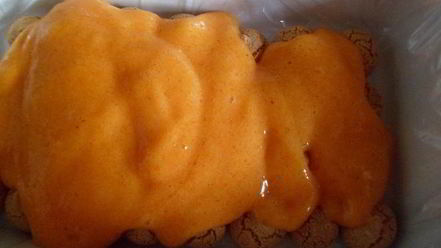 Рецепт мусса-желе из хурмы, черимойи и амареттини под крем-фрешем