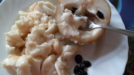 Рецепт мусса-желе из хурмы, черимойи и амареттини под крем-фрешем