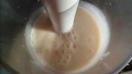 Рецепт мусса-желе из хурмы, черимойи и амареттини под крем-фрешем