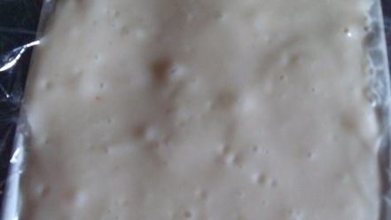 Рецепт мусса-желе из хурмы, черимойи и амареттини под крем-фрешем