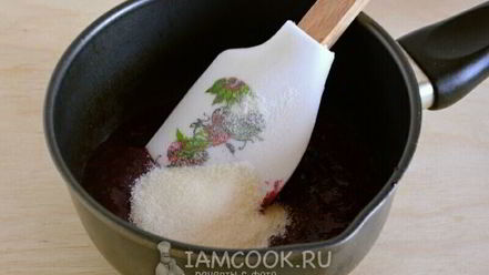 Рецепт сливочного мусса с черной смородиной