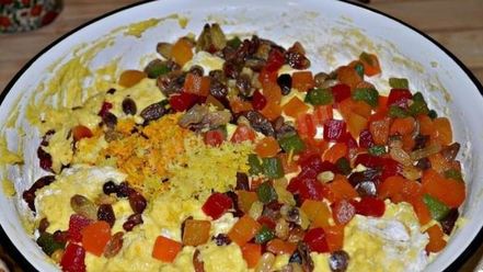 Рецепт кулича с изюмом и цукатами
