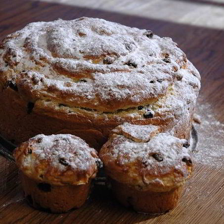 Рецепт Кулича с миндалем и изюмом