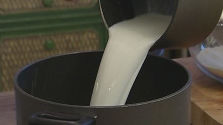 Рецепт кулича с миндалем и изюмом