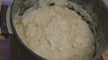 Рецепт кулича с миндалем и изюмом