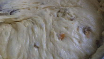 Рецепт кулича с цукатами, изюмом и орехами