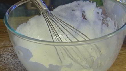 Рецепт кулича с вишней и клюквой