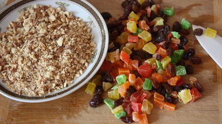 Рецепт нежнейшей ванильной пасхи с миндалем и цукатами