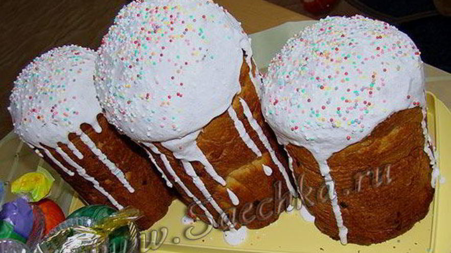 Рецепт пасхального кулича с изюмом и глазурью