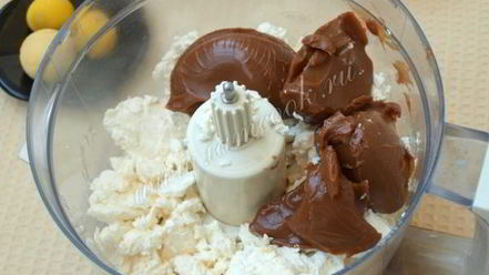 Рецепт творожной пасхи с вареной сгущенкой