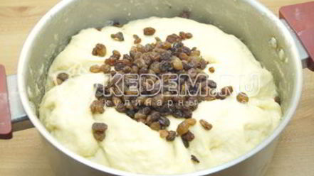 Рецепт вкусного пасхального кулича с изюмом