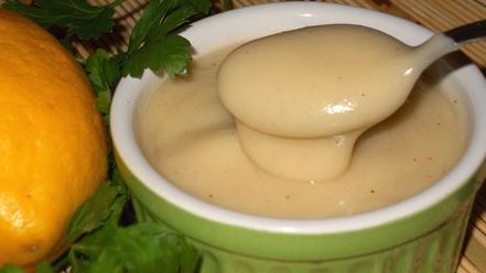 Рецепт рыбного пудинга со шпинатом под соусом