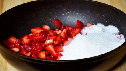 Рецепт мороженого домашний клубничный щербет из йогурта