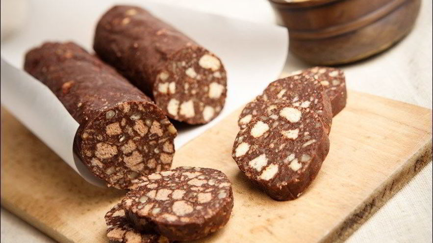 Рецепт шоколадна-ореховой колбаска с цукатами