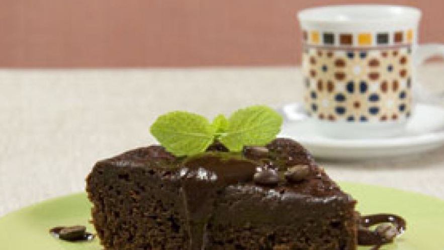 Рецепт шоколадного пудинга с кофейным соусом