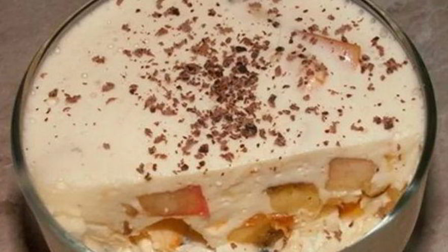 Рецепт сметанного желе с бананом на десерт