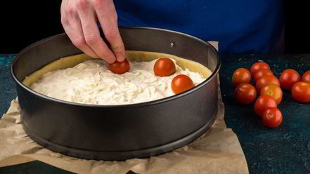 Рецепт киша с сырным суфле и помидорами черри