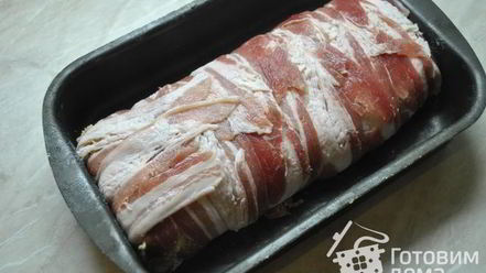 Рецепт куриного суфле с фисташками в беконе