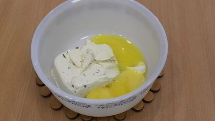 Рецепт рыбки красной под суфле из сливочного сыра